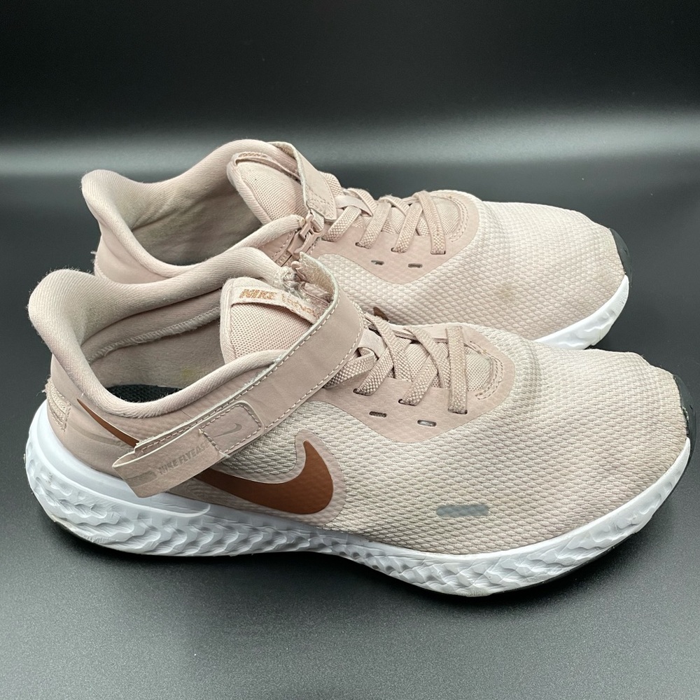 Nike Revolution 5‎ FlyEase, Women’s sz 11